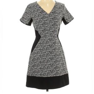 Like New! Banana Republic Short Sleeve black & White combo dress